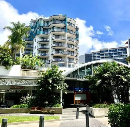 Cairns Esplanade Apartment