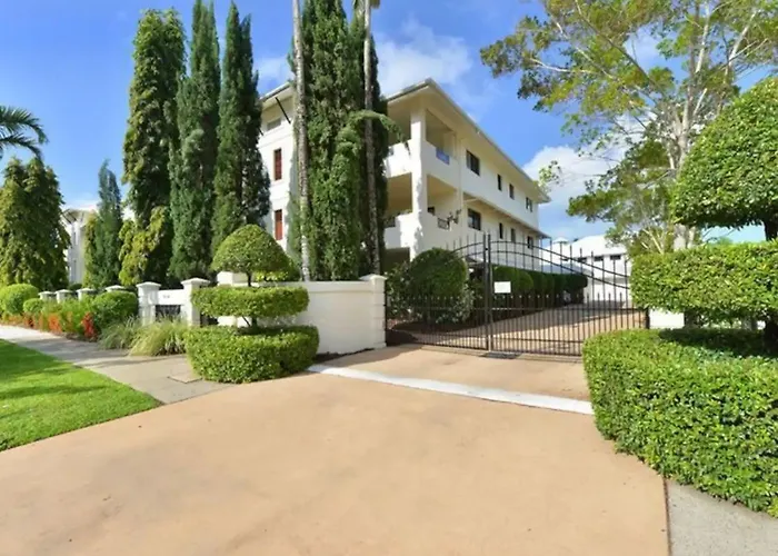Central Parks - 3 Bedroom Apt