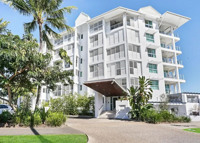 Oceanside At 201 Lake Street