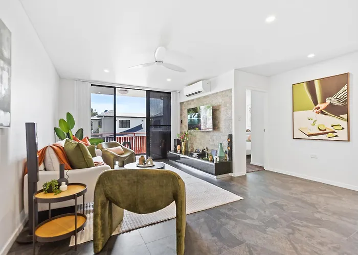 Modern Apartment With Esplanade Views Near The Hospital