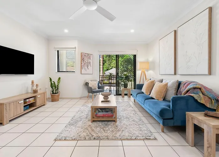 Oceanbreeze Apartment In Cairns North