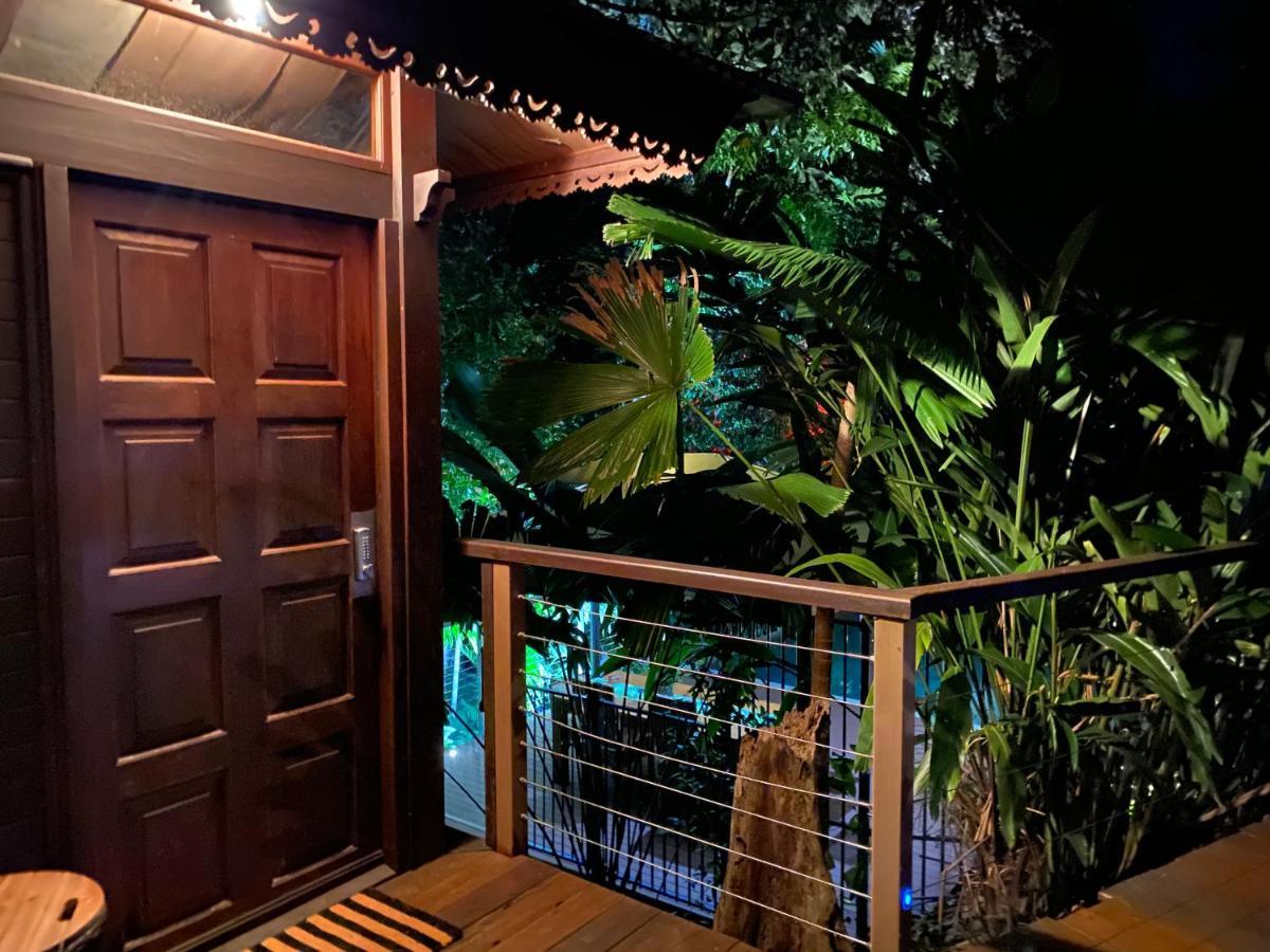 Rainforest Retreat *