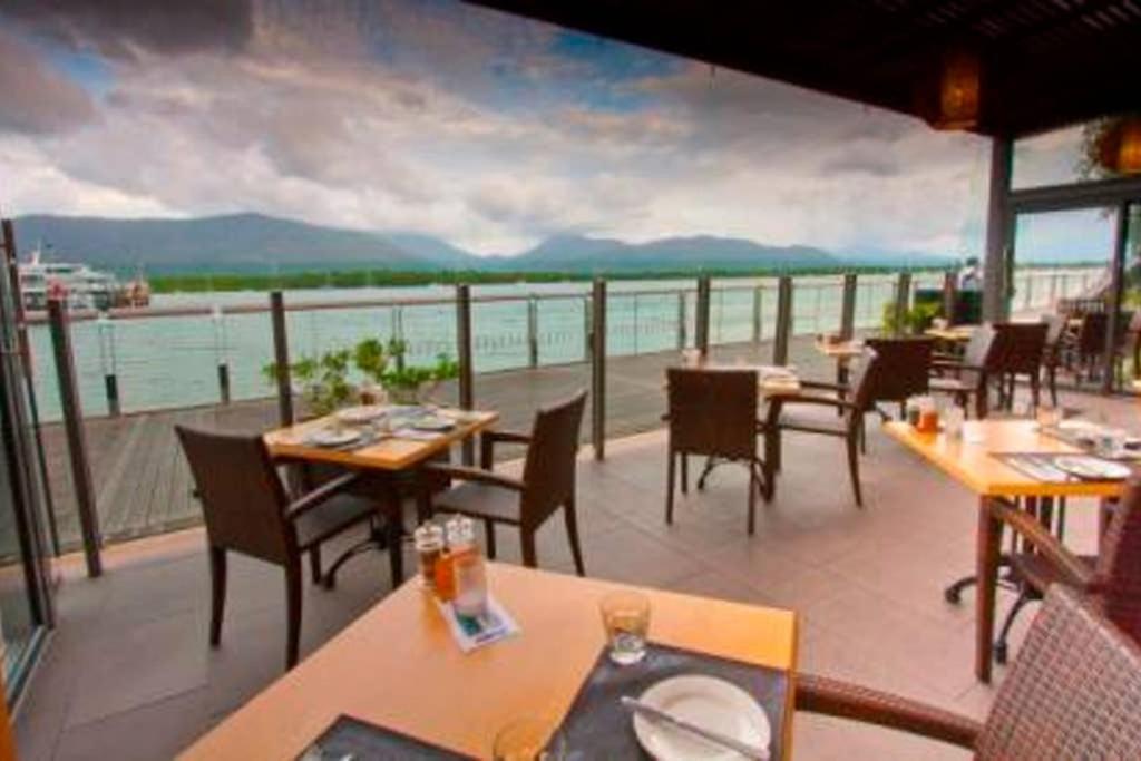 301 Harbour View Apartment *
