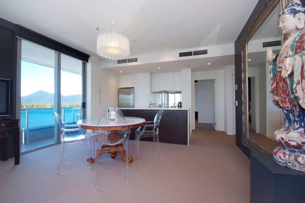 301 Harbour View Apartment