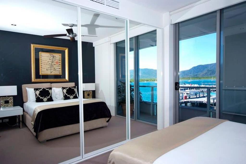 301 Harbour View