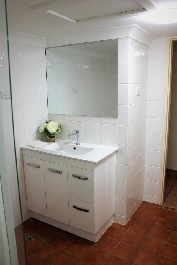 Lake Central Cairns Hotel 3*