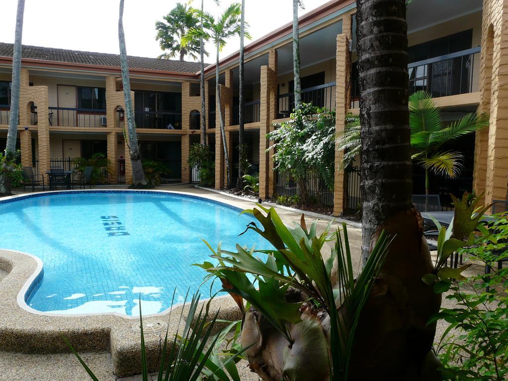 Oasis 3* Cairns