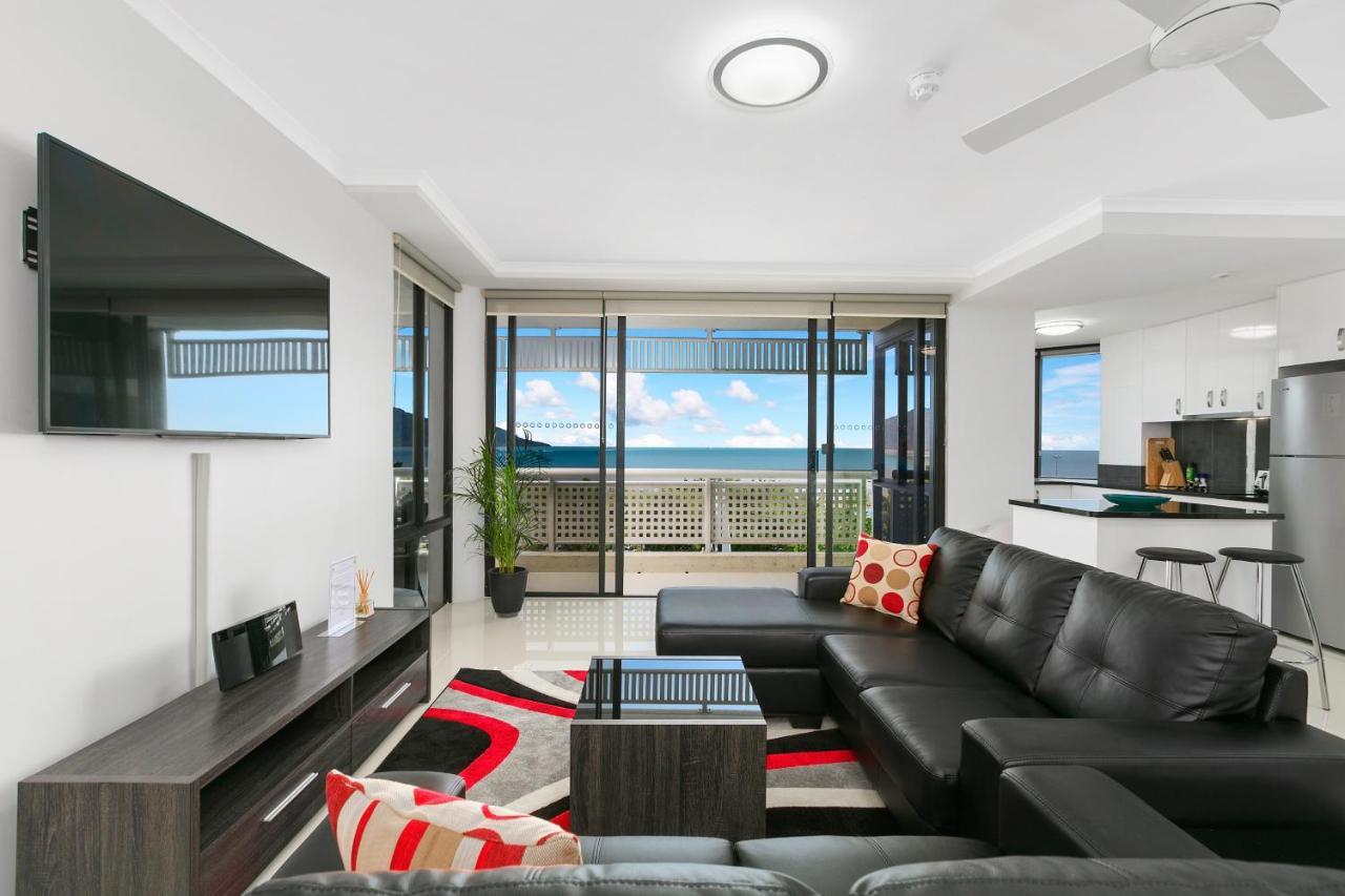 Luxury Waterfront Apartment *