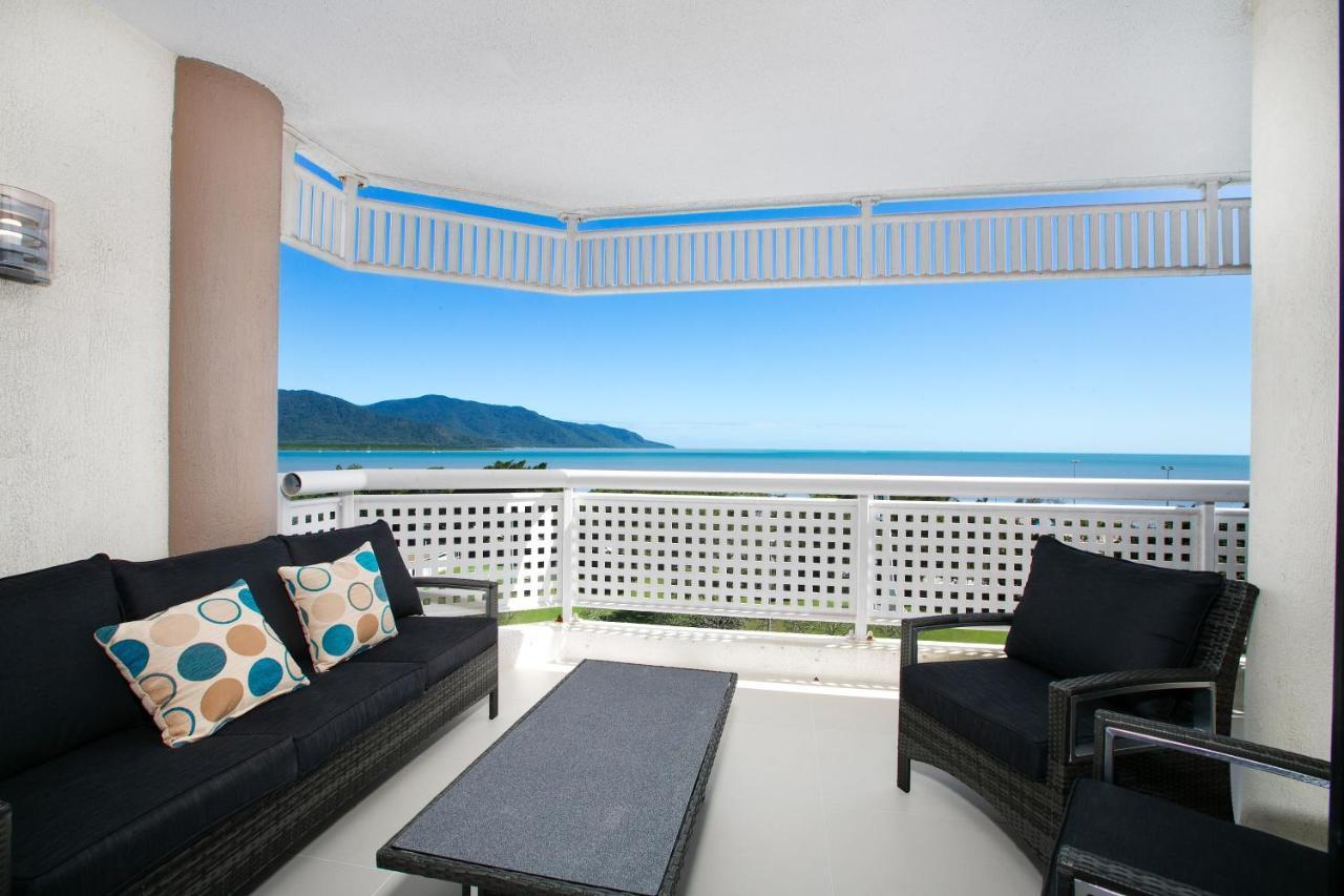 Luxury Waterfront *