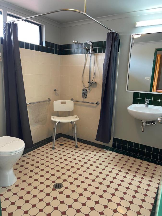 Cannon Park Motel 4*