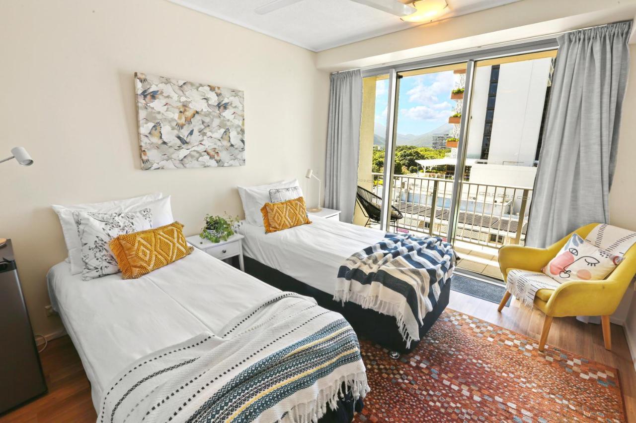 The Harbour View * Cairns