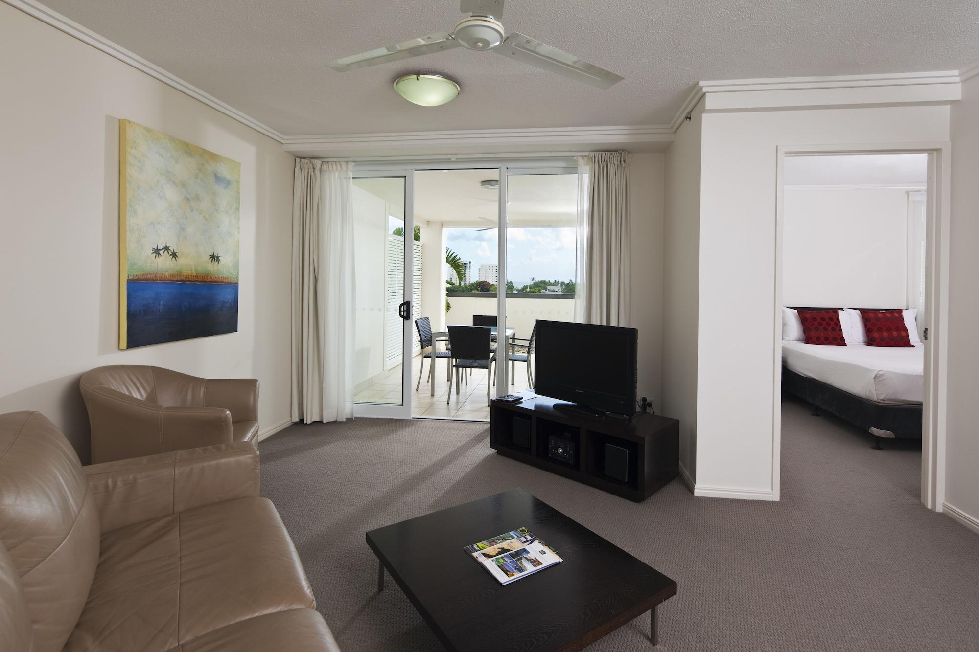 Aparthotel Plaza Official Cairns