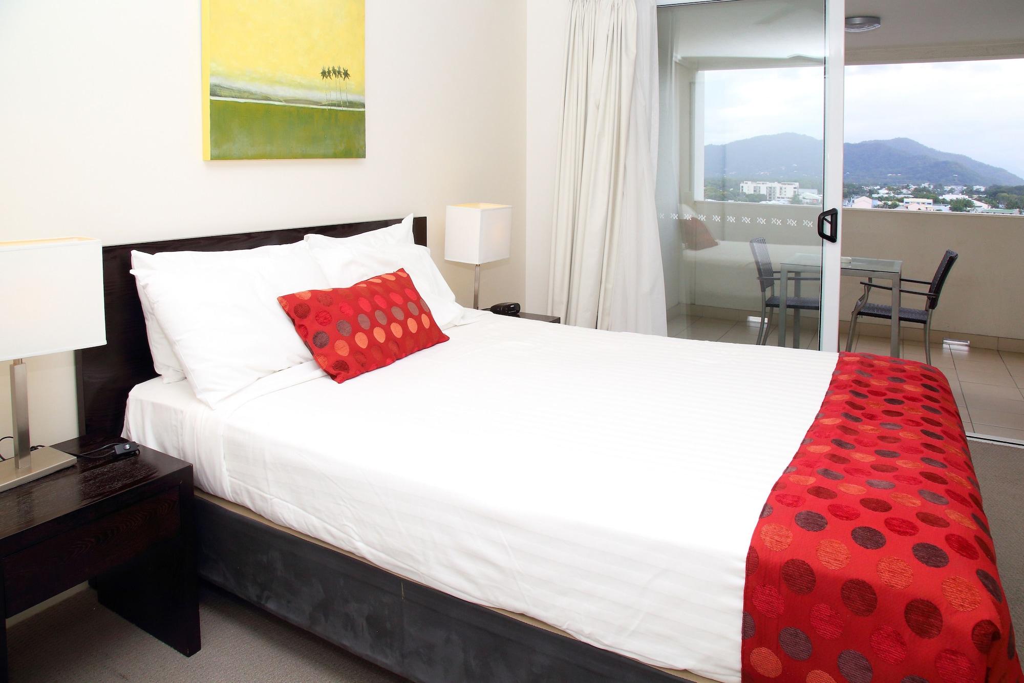 Aparthotel Plaza Official