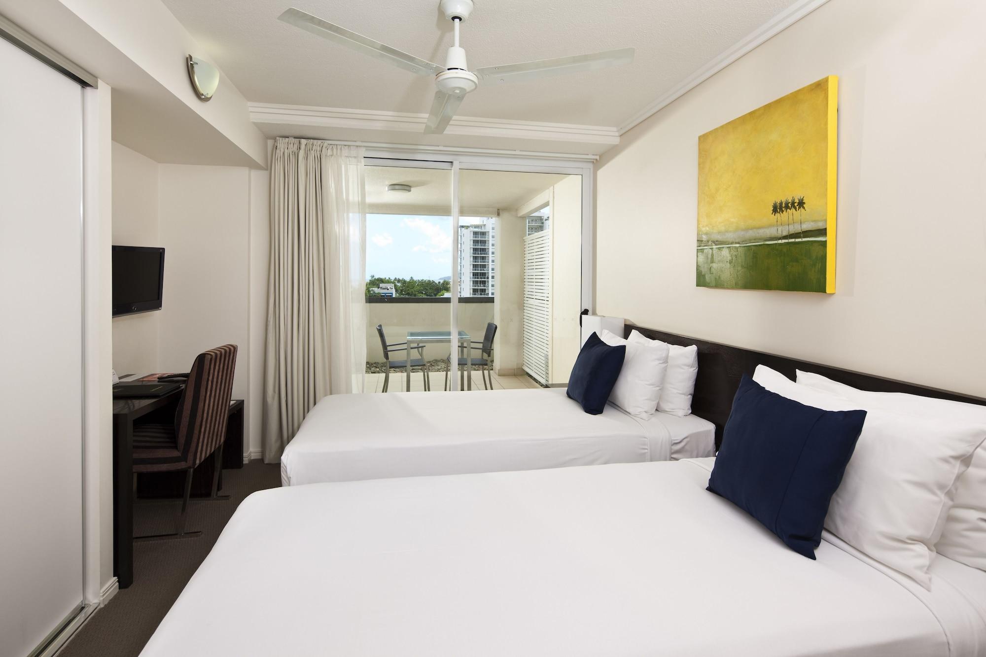 Plaza Official Aparthotel