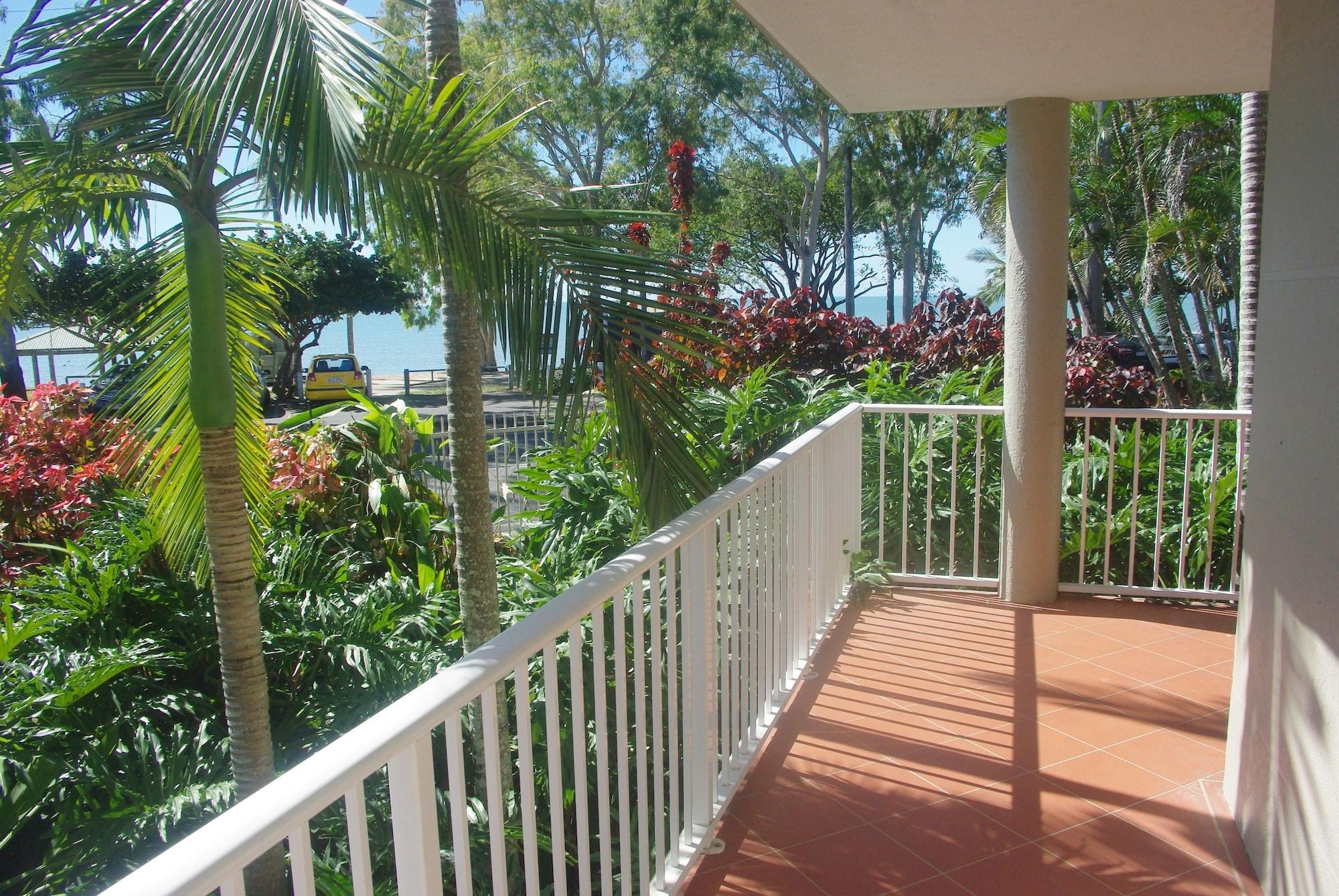 Cairns Beach Resort 4*