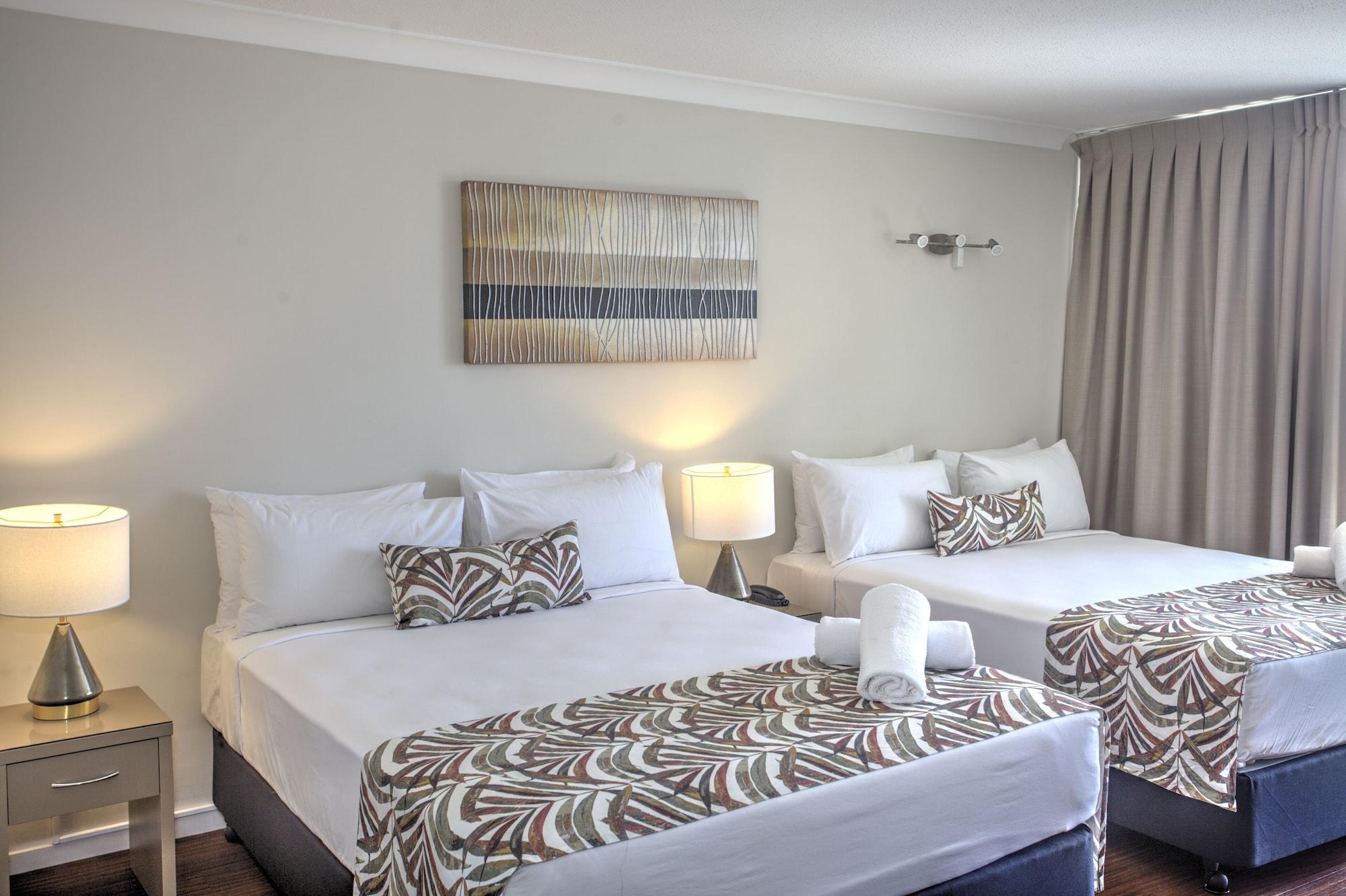 Plaza Khách sạn 3*