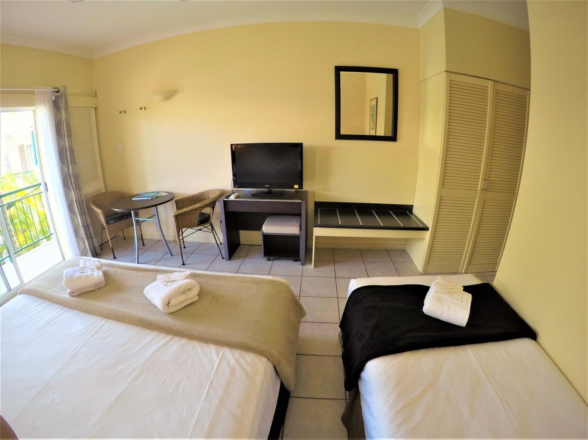 Hotel Crystal Garden & Restaurant 3*