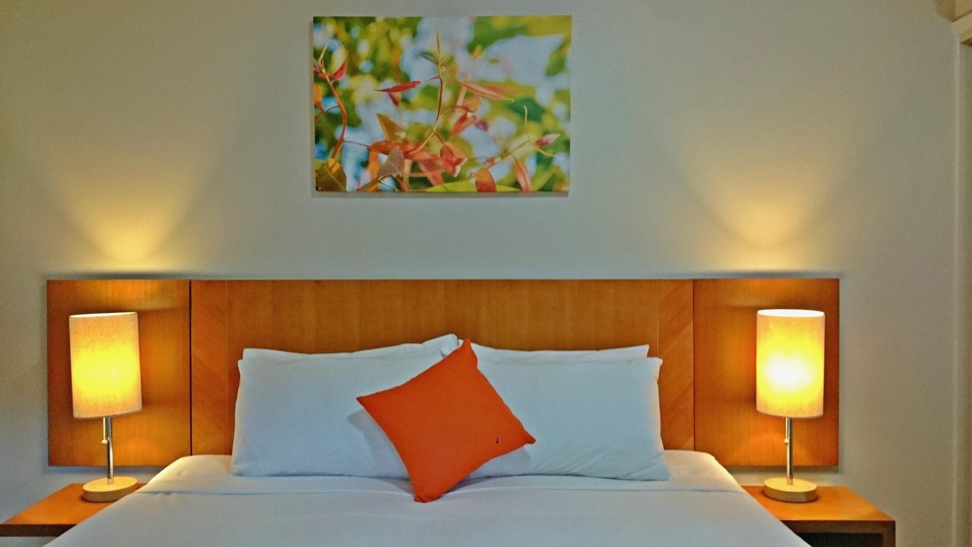 Aparthotel The Lakes 4*