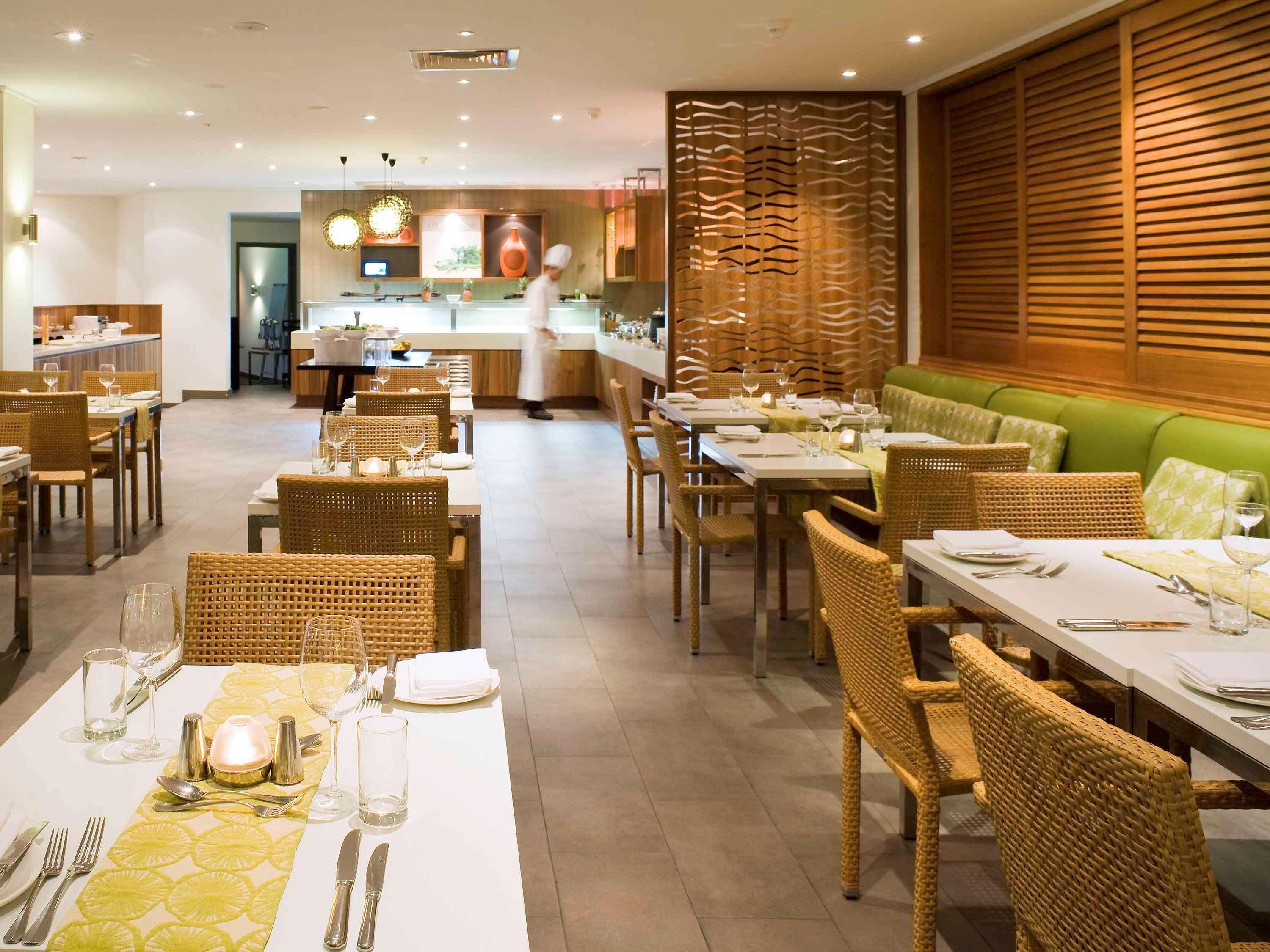 Novotel Oasis Hotel Cairns