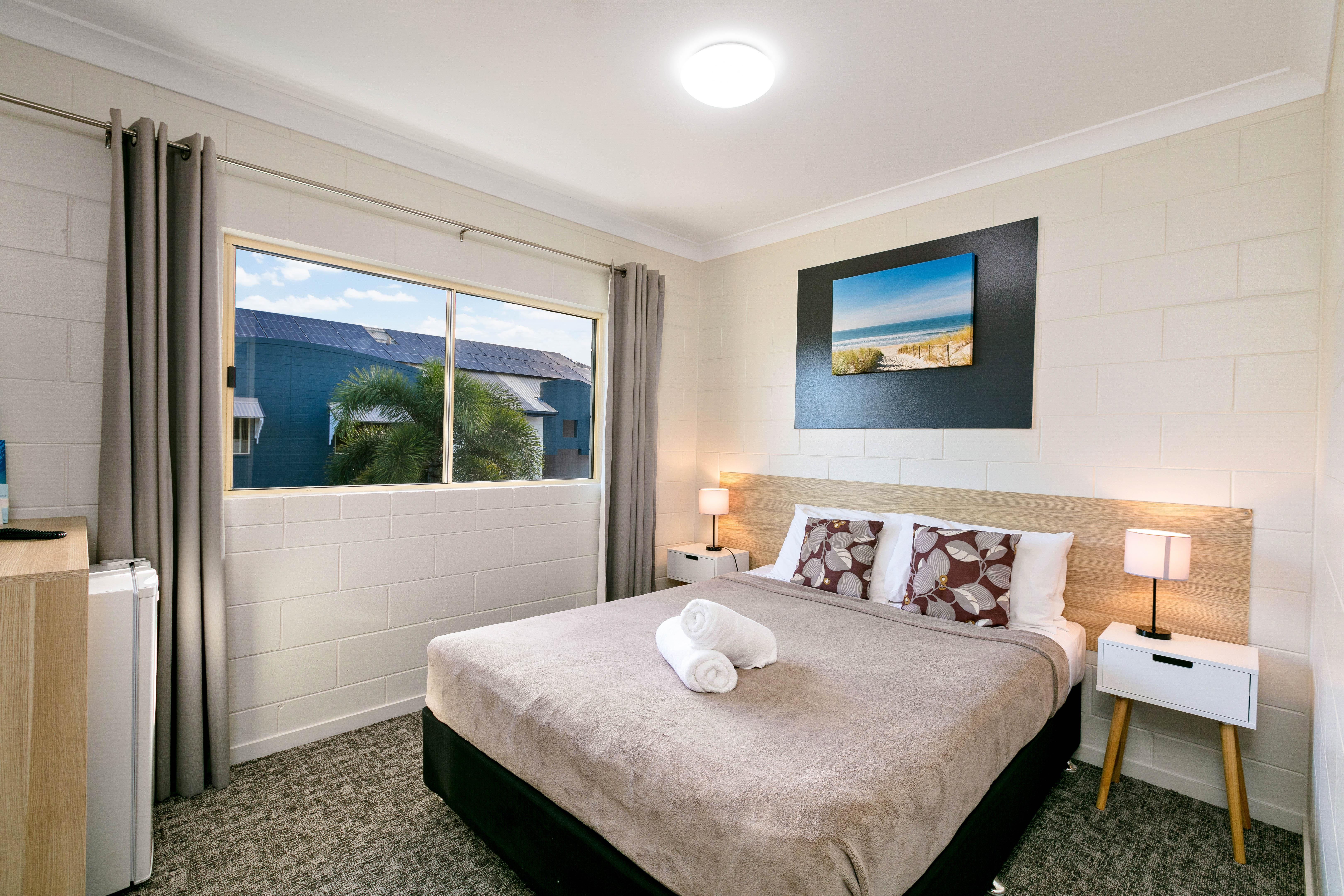 Queens Court Motel 3*