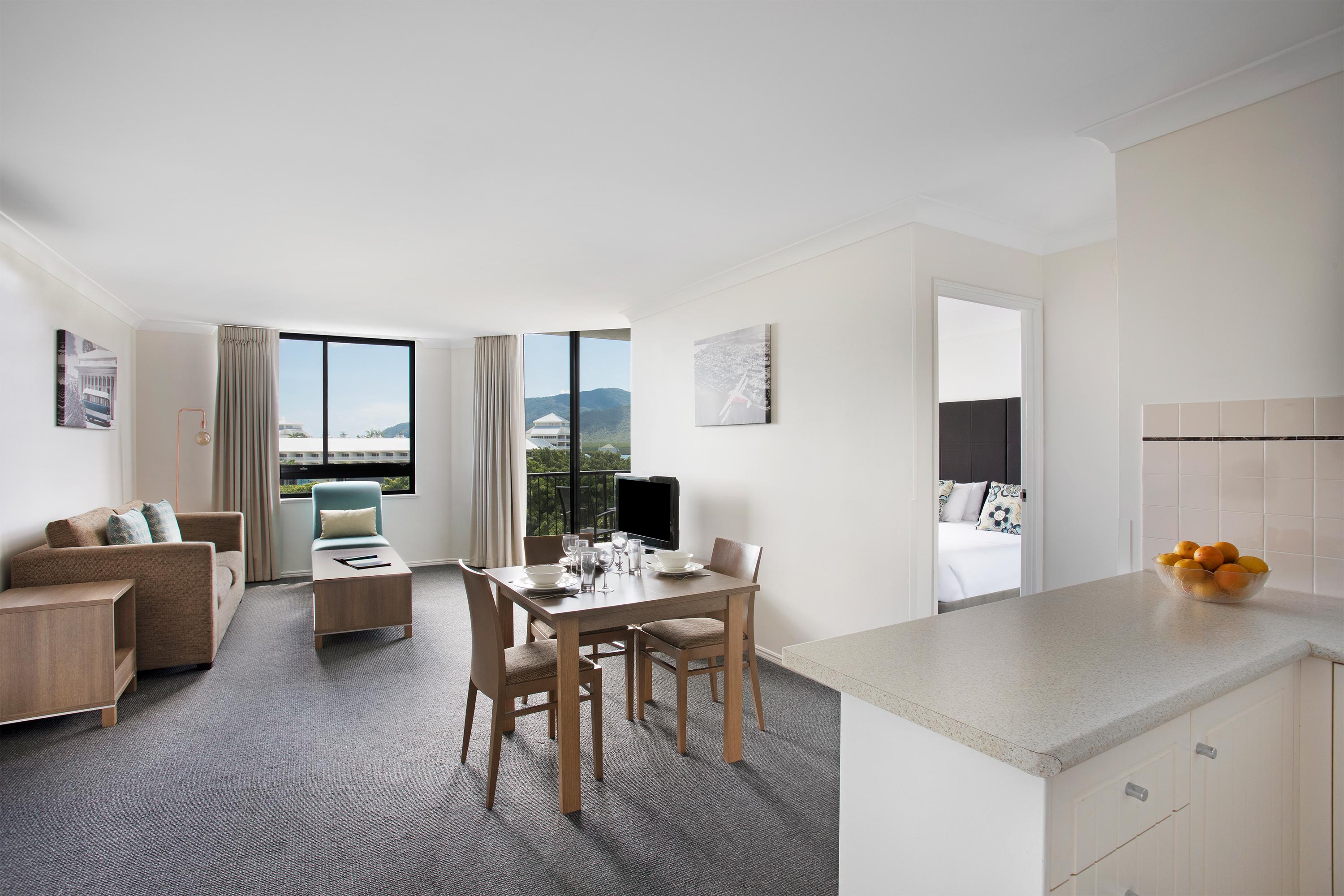 Hotel Mantra Esplanade Cairns