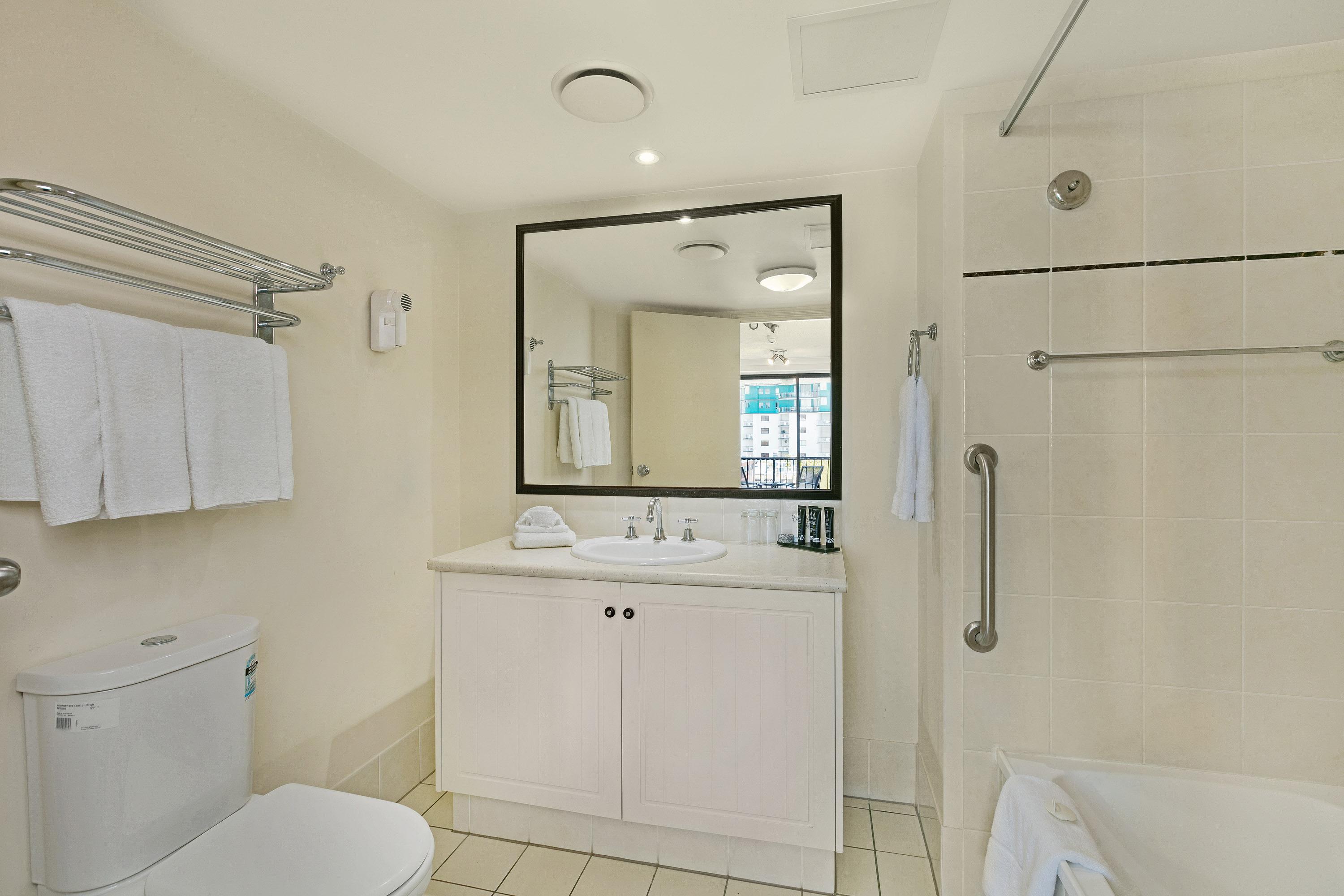 Mantra Esplanade 4* Cairns