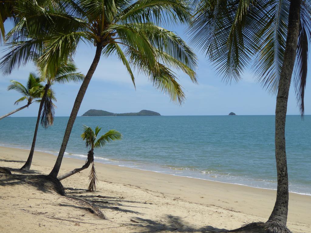 Clifton Beach Retreat Cairns