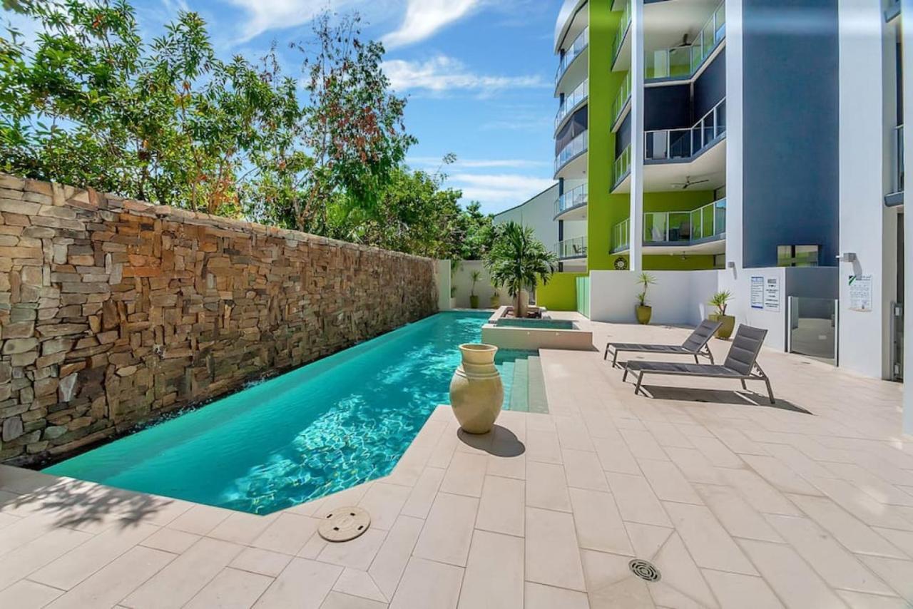 Pool View Centre 202