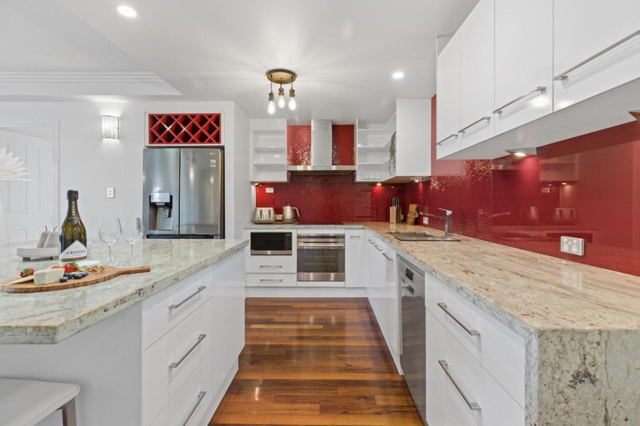 Stunning Coastal 3 Bedroom In Cbd * Cairns