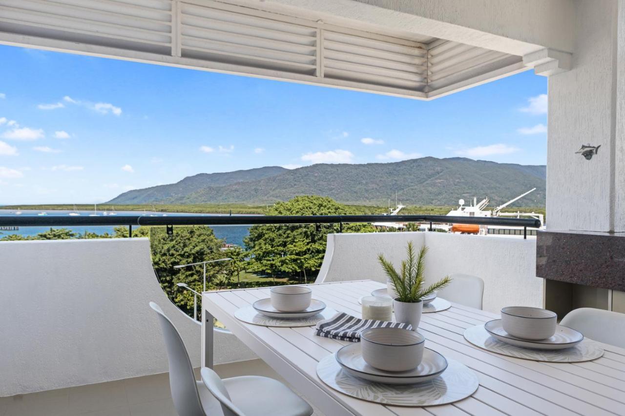 Stunning Coastal 3 Bedroom In Cbd Apartment *