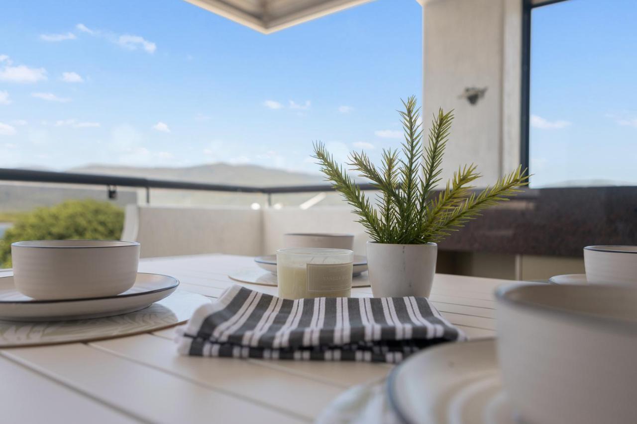 Stunning Coastal 3 Bedroom In Cbd Apartment