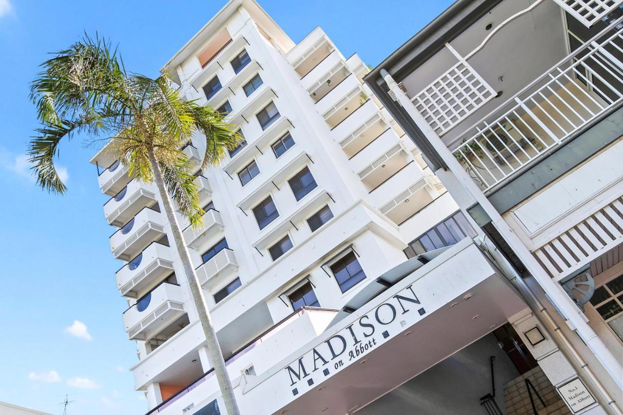 Stunning Coastal 3 Bedroom In Cbd Cairns