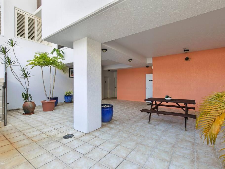 3 Bedroom Cbd Waterfront Luxury Cairns