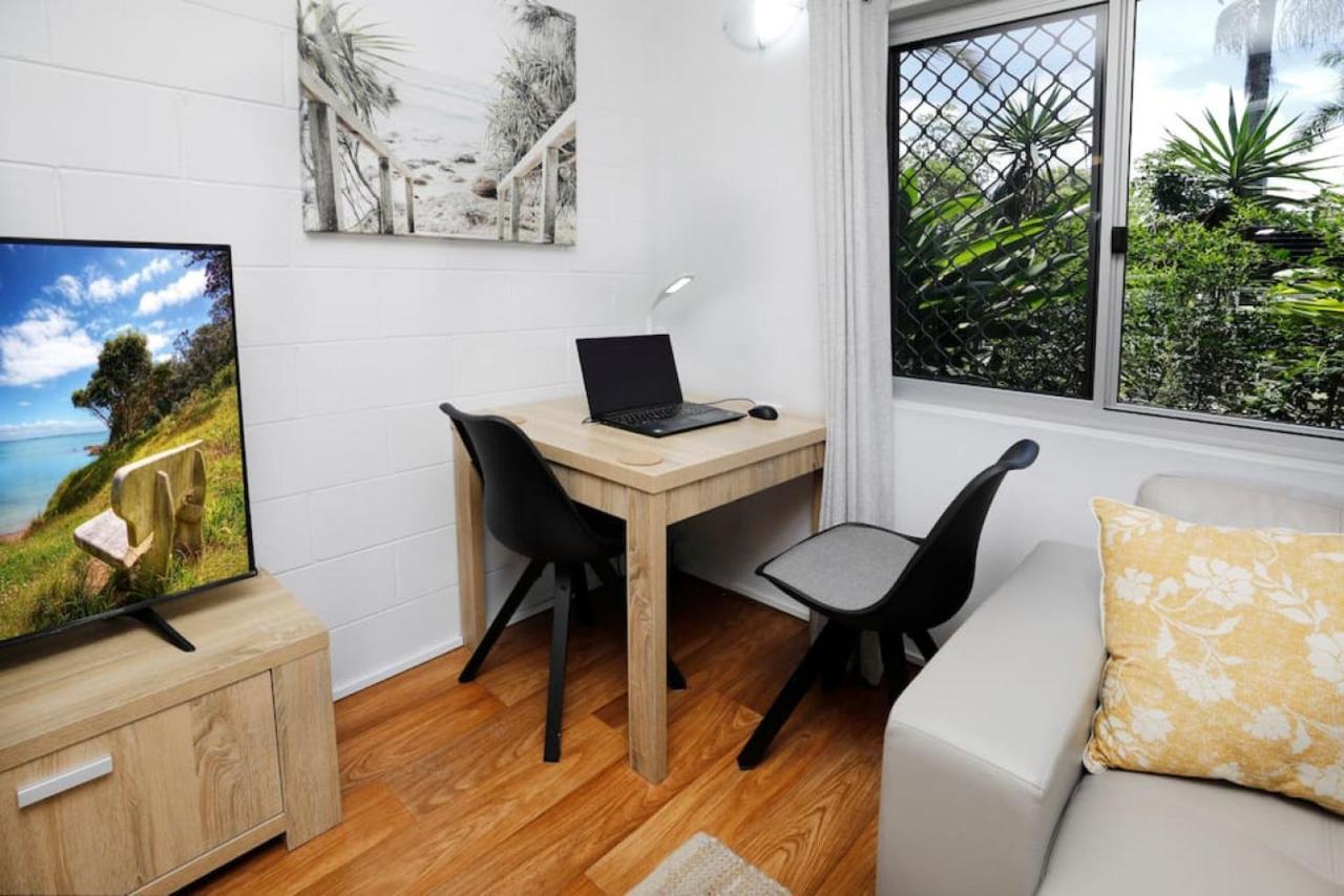 Ground Floor Easy Unit Close To 4 Apartment *