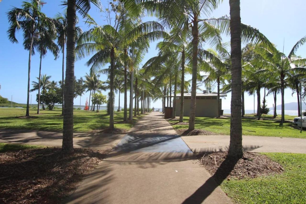 Ground Floor Easy Unit Close To 4 * Cairns