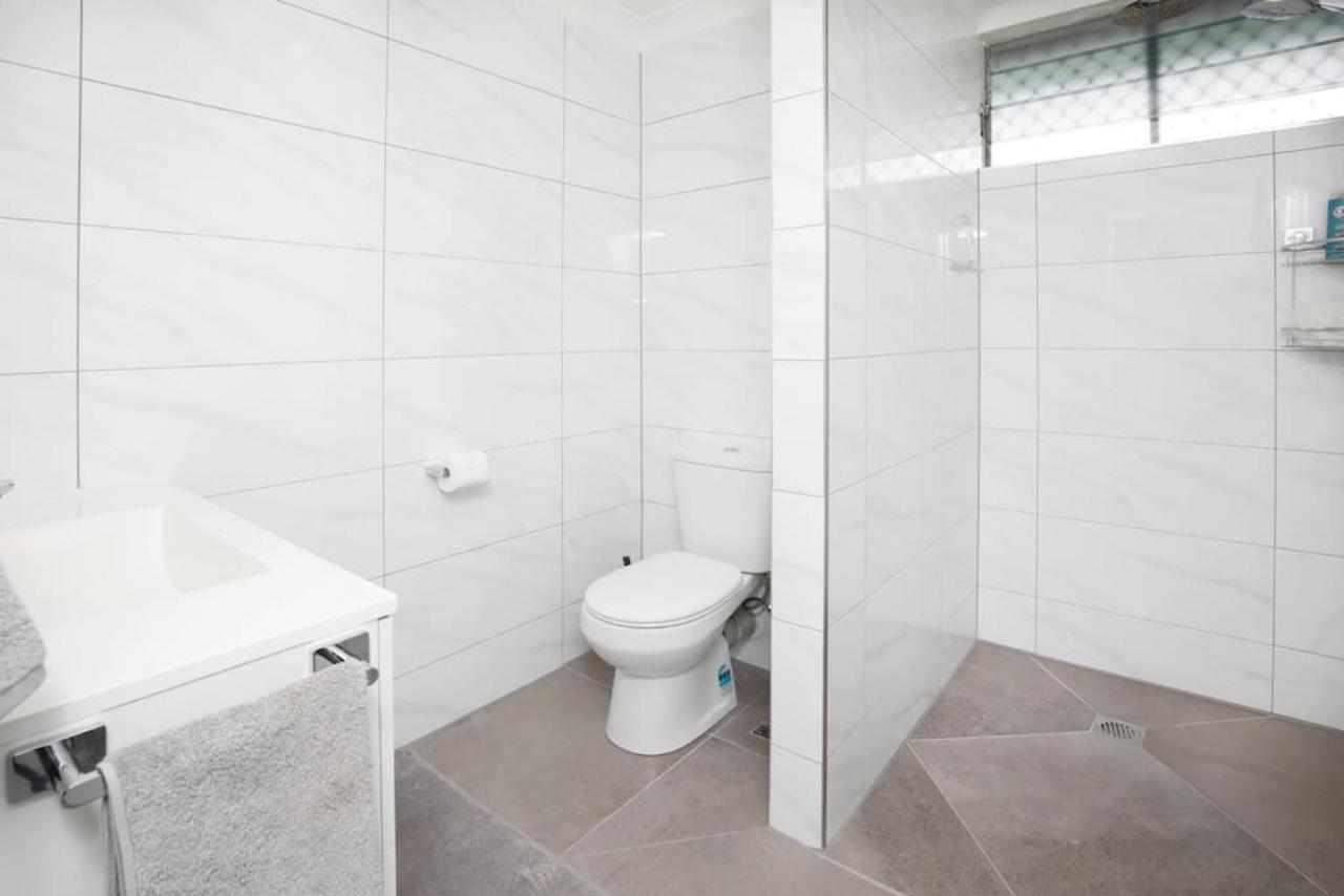 Ground Floor Easy Unit Close To 4 Apartment