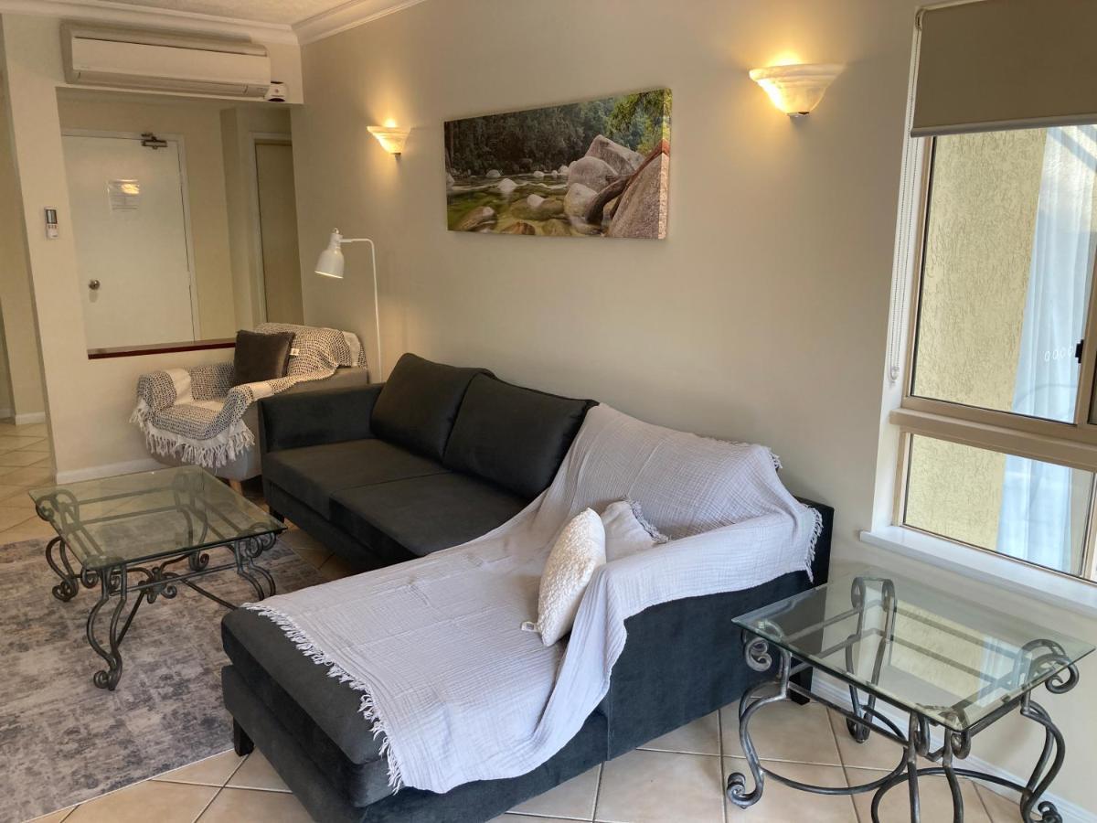 The Lakes 4*