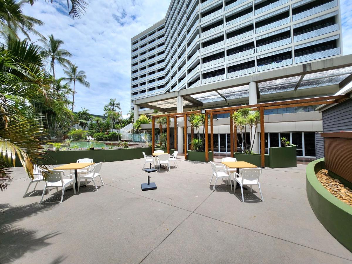 Luxury Waterfront Apartment Cairns