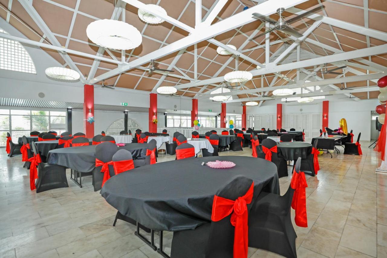 Khách sạn Ramada By Wyndham Centre