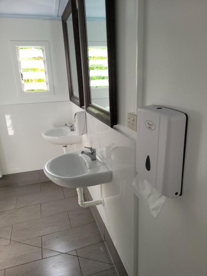 Travellers Paradise * Cairns