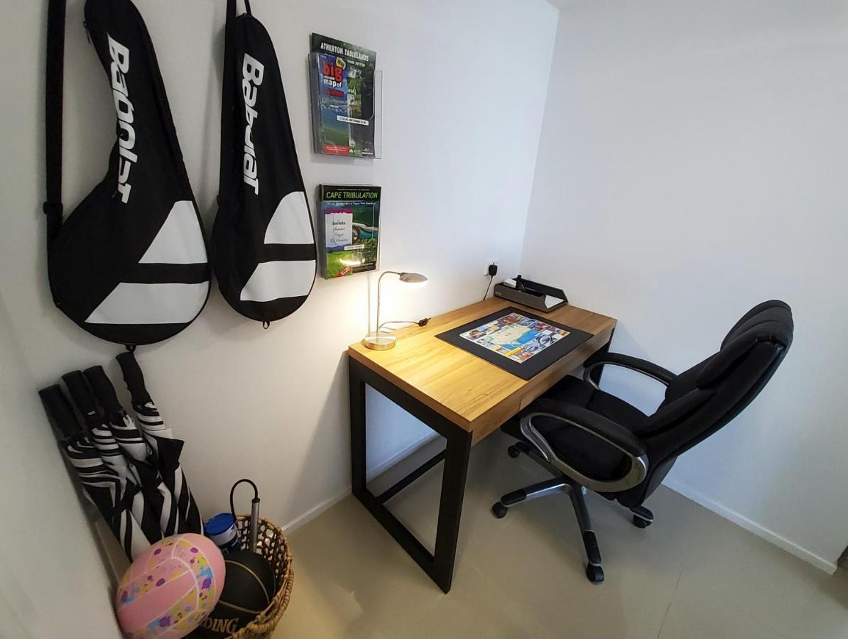 Luxury Waterfront Apartment *