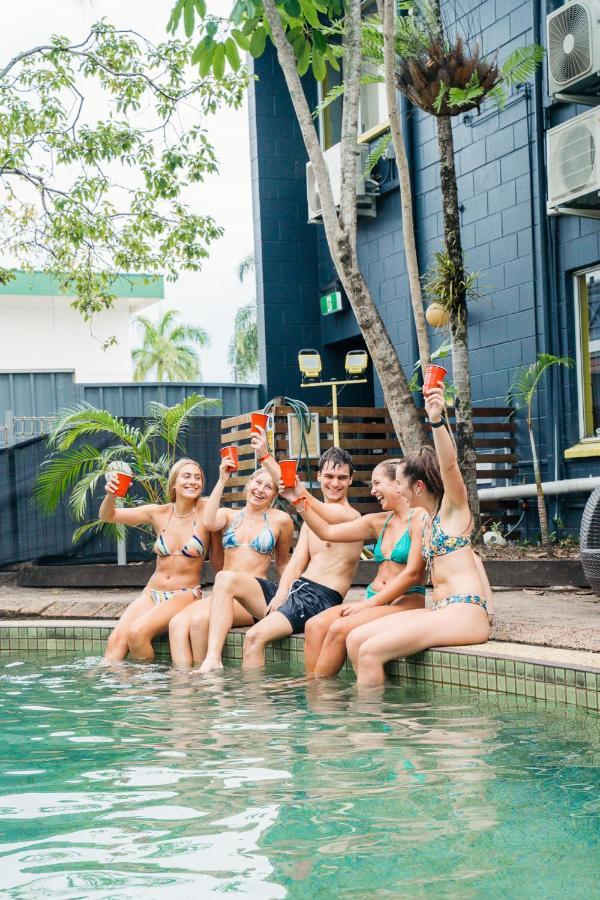 Mad Monkey Village Albergue Cairns