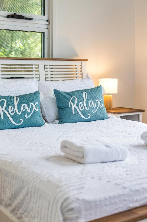 Kiki, 6 Mins To And Airport, Pet Friendly Holiday home *