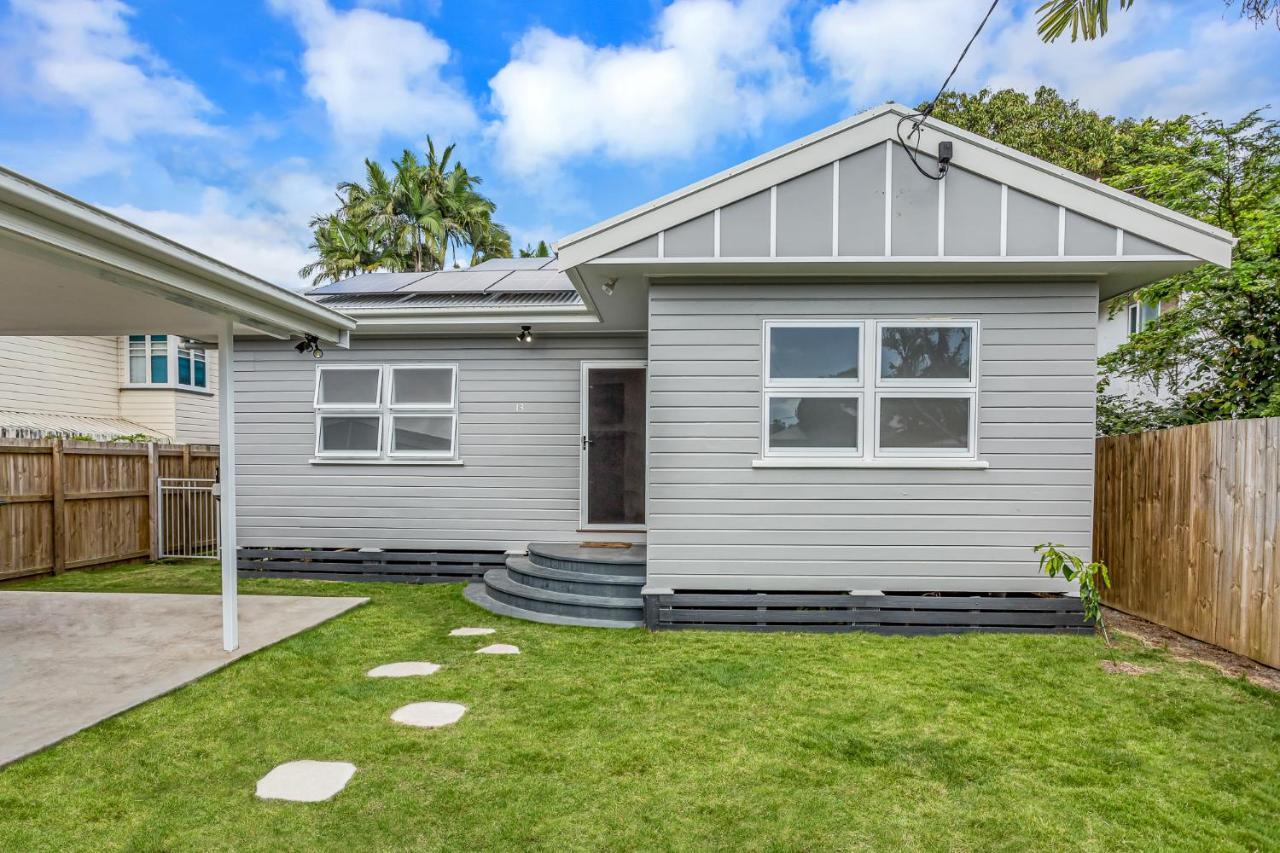 Kiki, 6 Mins To And Airport, Pet Friendly Holiday home *