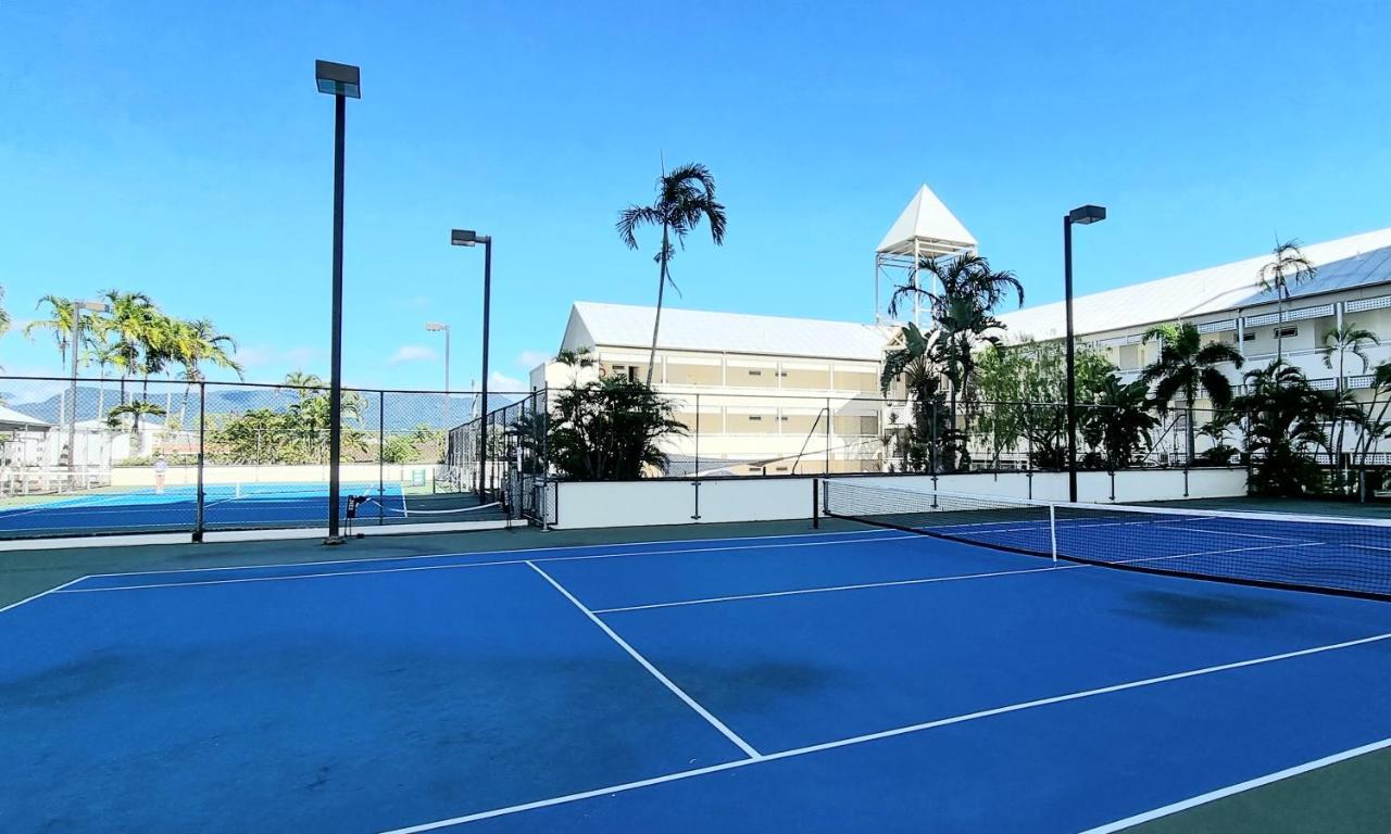 Apartment Luxury Waterfront Cairns