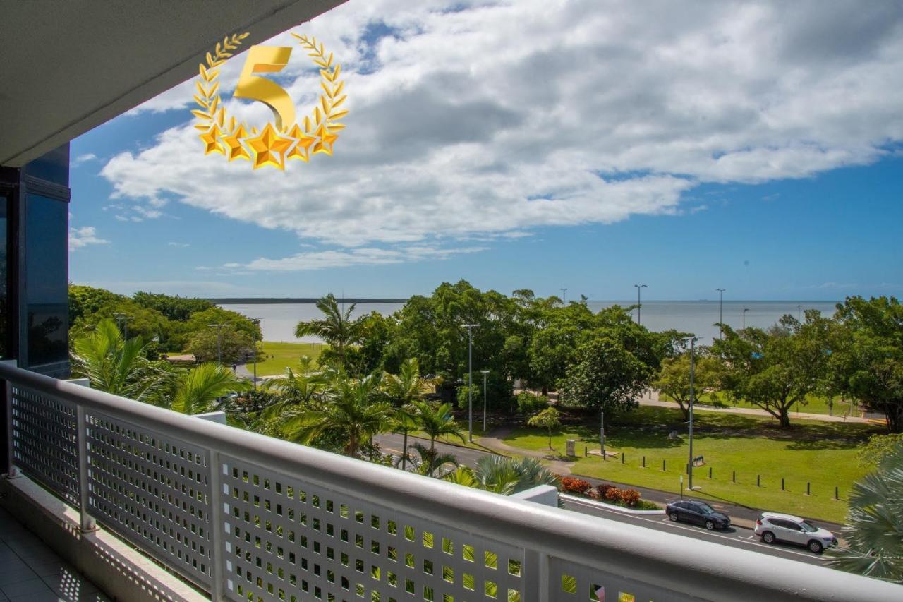 Luxury Waterview Apartment Cairns