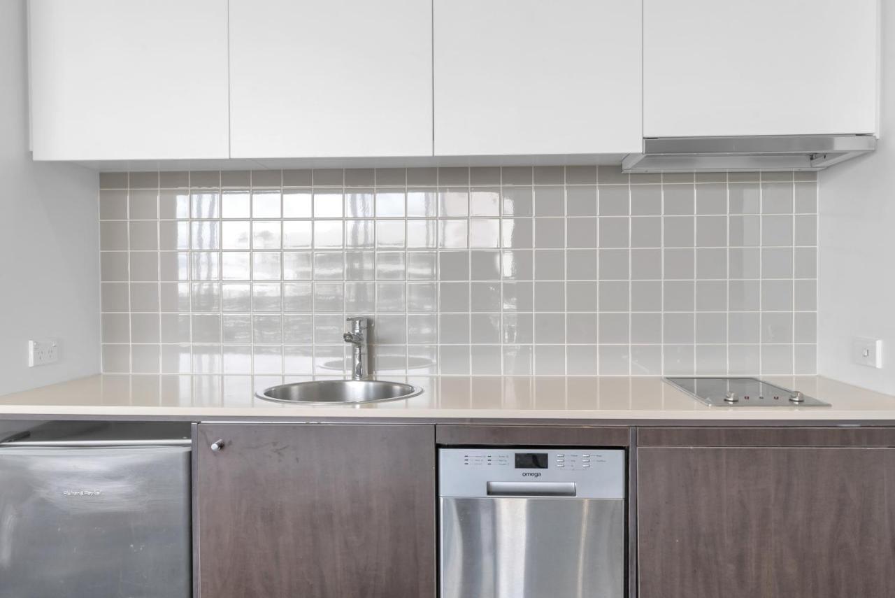 Living At Harbour Lights Apartment Cairns