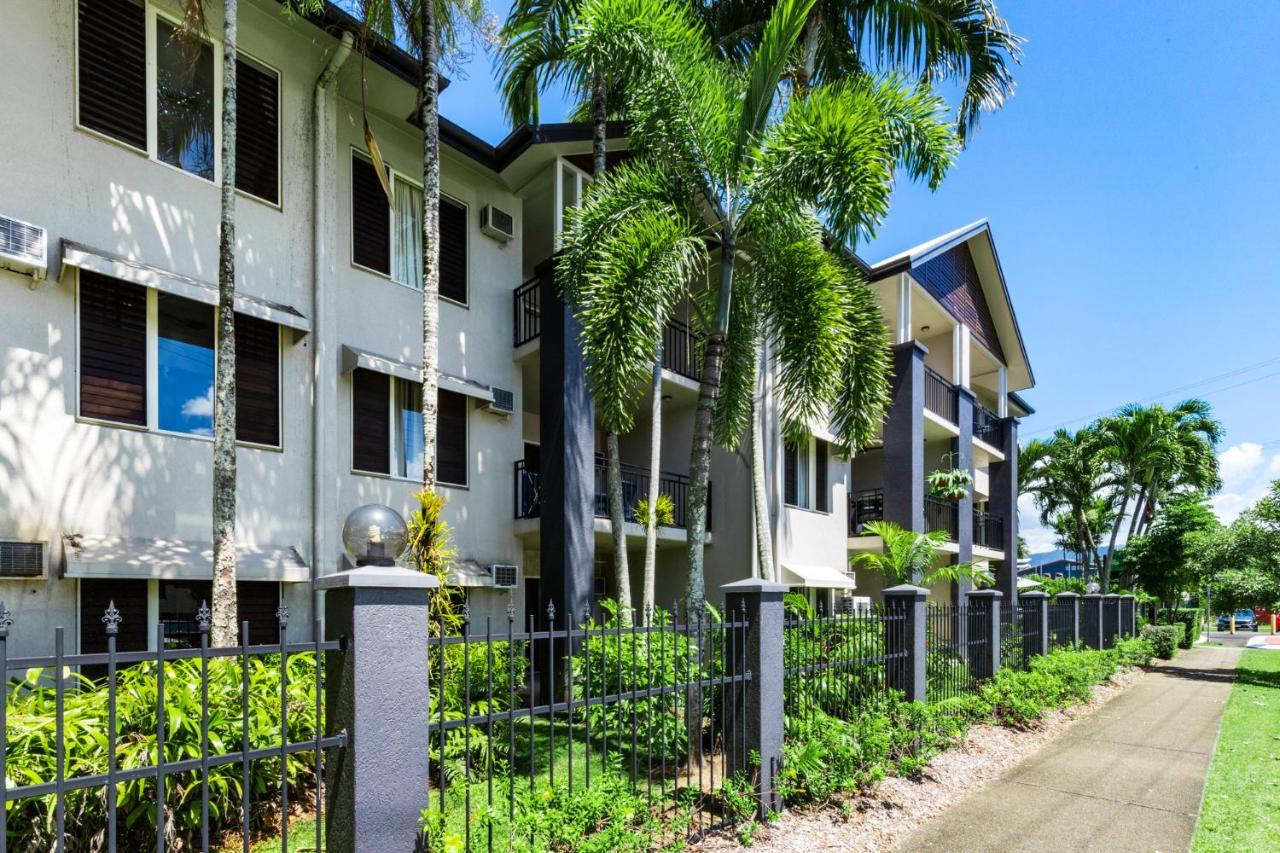 Zion Escapes Waters Edge Family Apartment Cairns