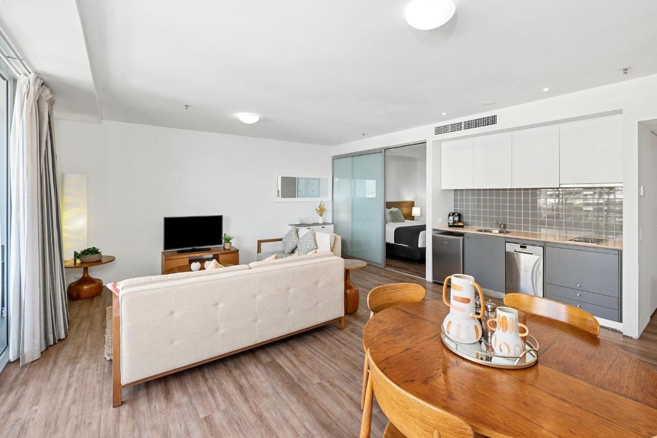 Aqua Vista @ Harbour Lights Apartment *
