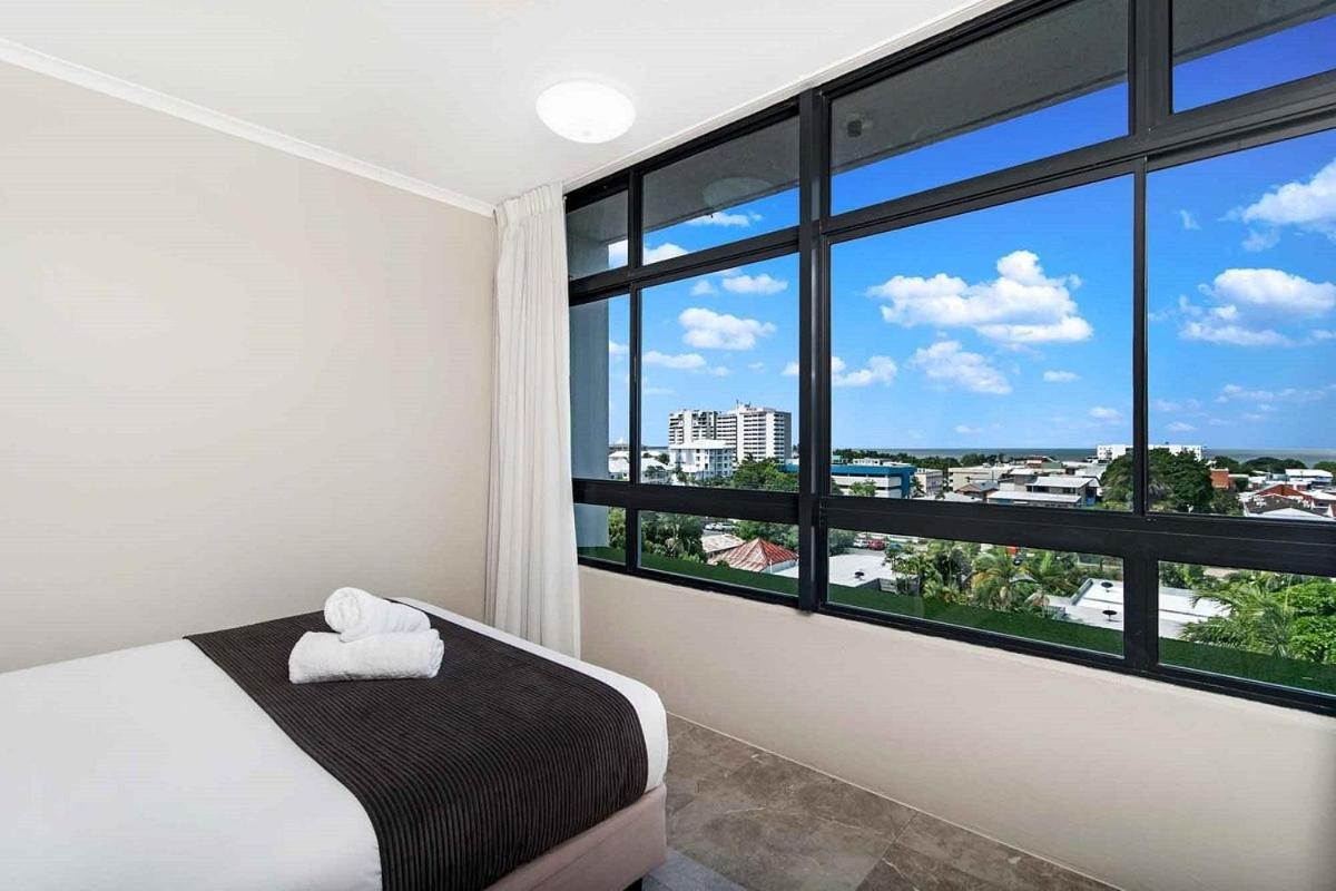 Hotel Sunshine Tower Cairns